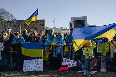 Antiwar demonstrators outside the White House on Sunday protested Russia’s invasion of Ukraine.Credit...Shuran Huang for The New York Times