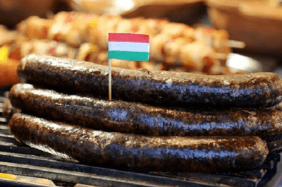 A Hungary flag shows consumers where the sausage was made / Copyright MTI/Máthé Zoltán